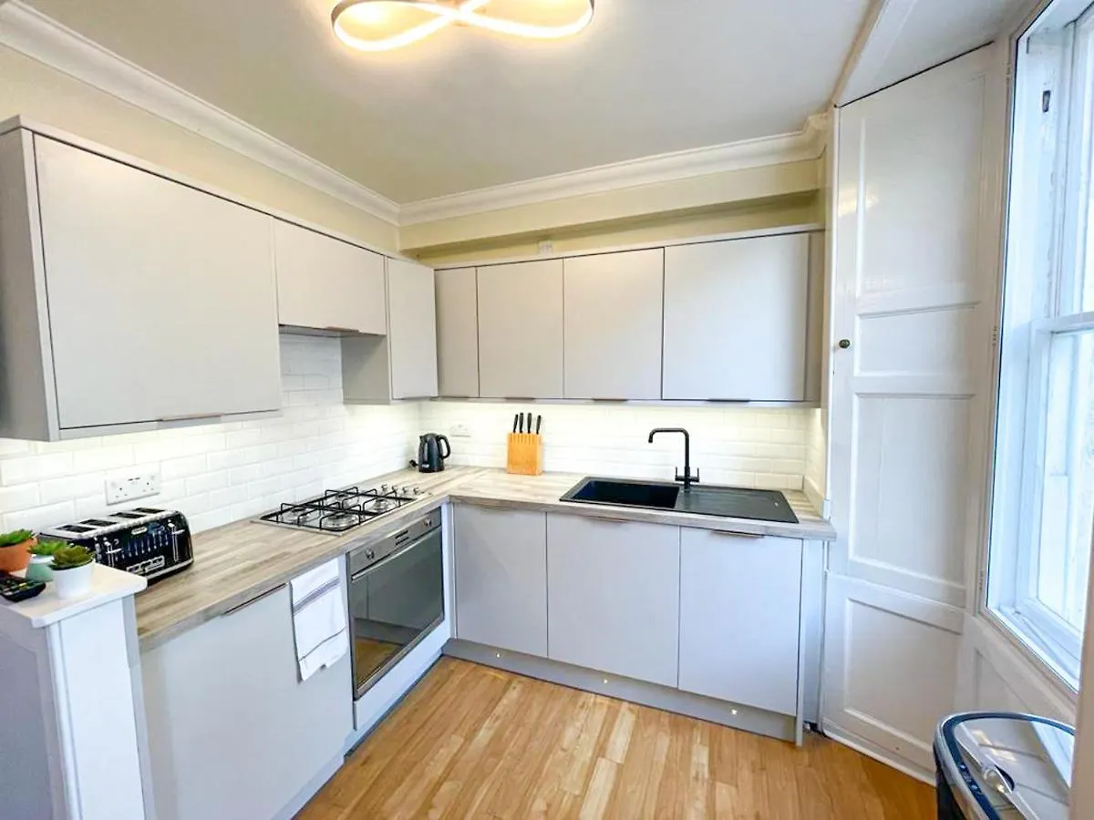 Rose Street'S Hidden Treasure- 2Bed Newly Refurbished Apt 爱丁堡