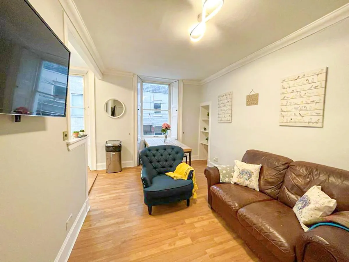 Rose Street'S Hidden Treasure- 2Bed Newly Refurbished Apt 爱丁堡 公寓