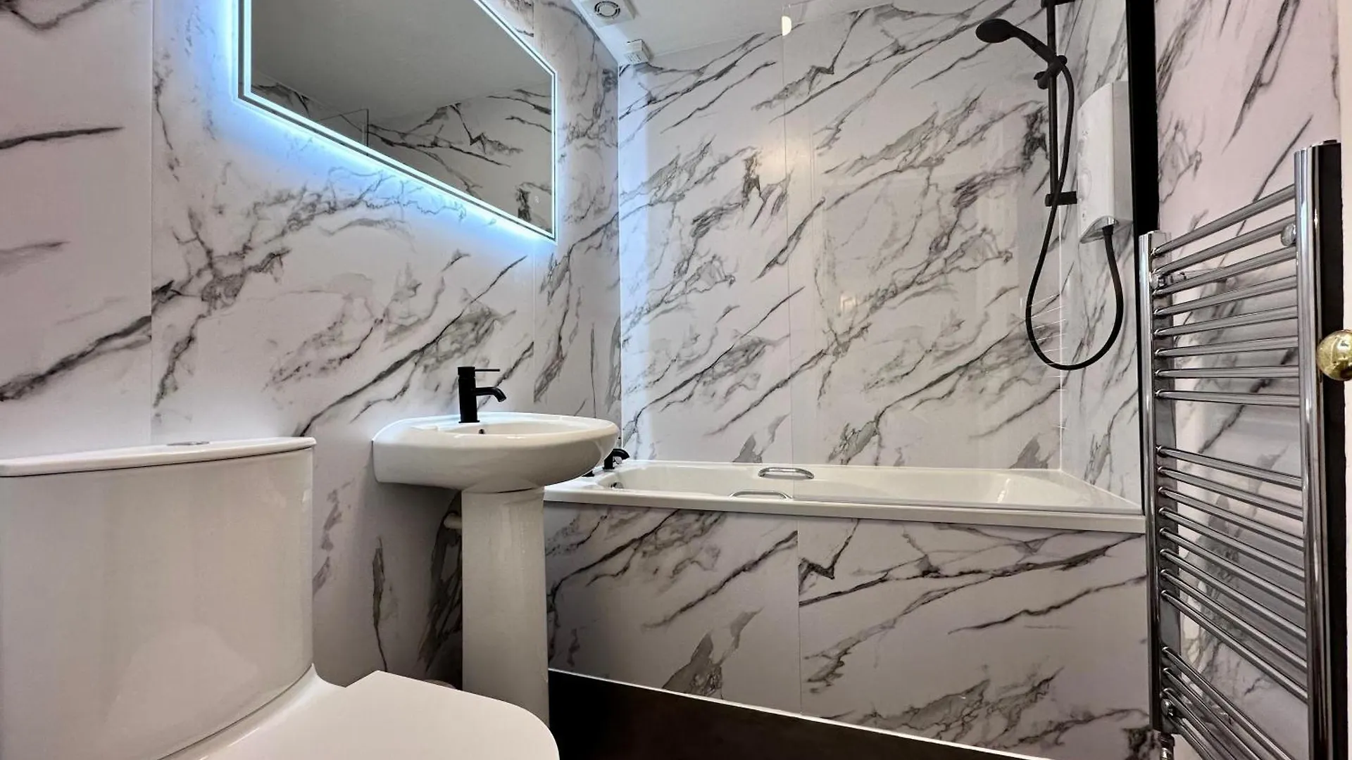Rose Street'S Hidden Treasure- 2Bed Newly Refurbished Apt 爱丁堡 公寓
