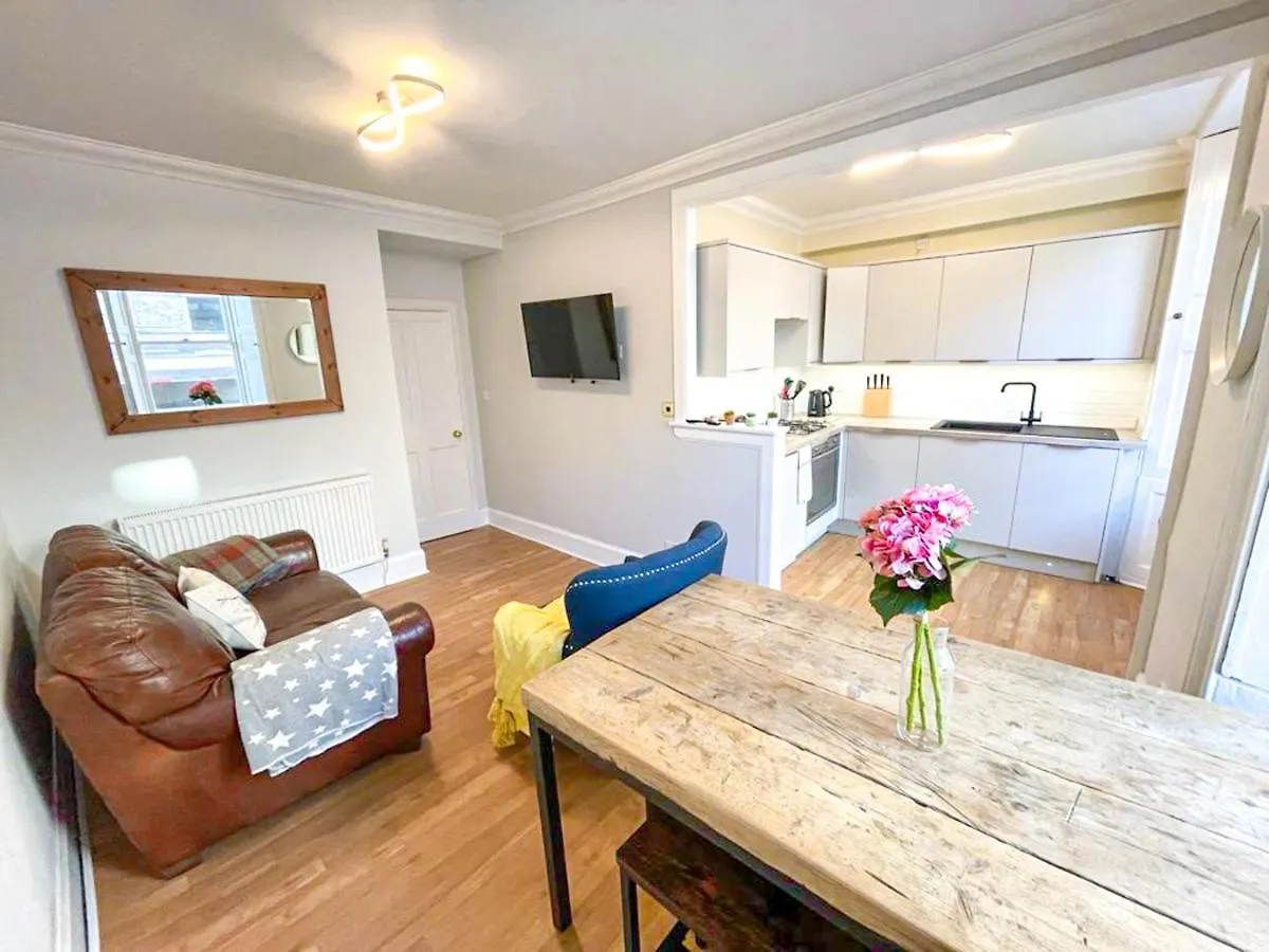 Rose Street'S Hidden Treasure- 2Bed Newly Refurbished Apt 爱丁堡 英国